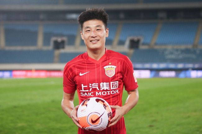 电影《断·桥》由李玉执导、方励监制，马思纯、王俊凯、范伟领衔主演